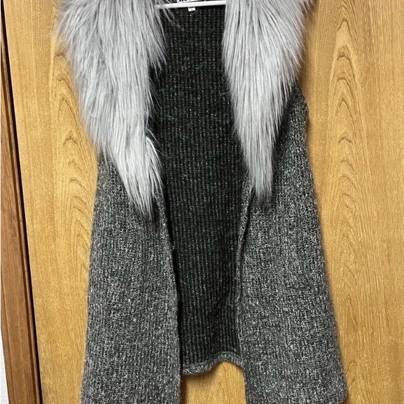Kut from the Kloth Charcoal Knit Vest - Picture 4 of 4